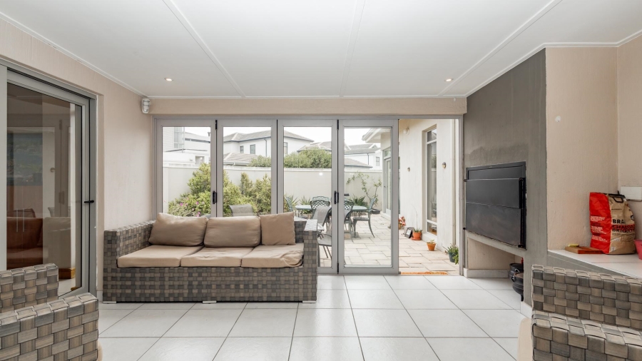 4 Bedroom Property for Sale in Sunset Beach Western Cape